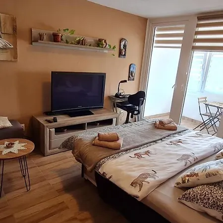 Apartment Balcony And Parking, 1min To Shop, Near Pula