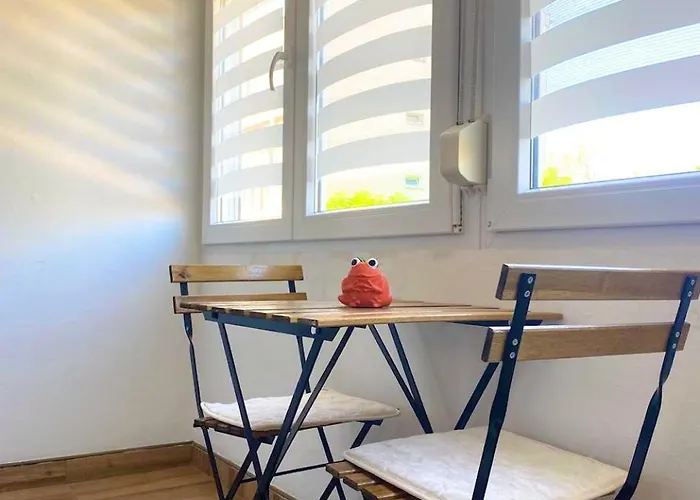 Lejlighed Balcony And Parking, 1min To Shop, Near *