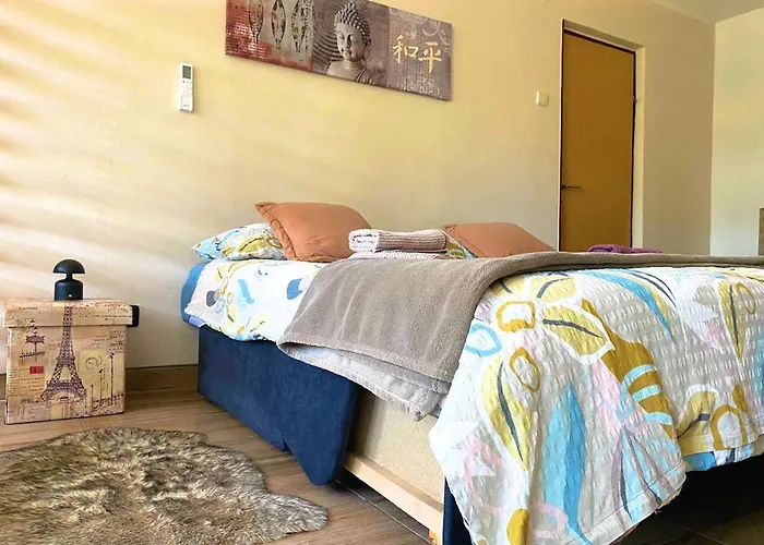 Balcony And Parking, 1min To Shop, Near *