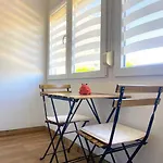 Lejlighed Balcony And Parking, 1min To Shop, Near *
