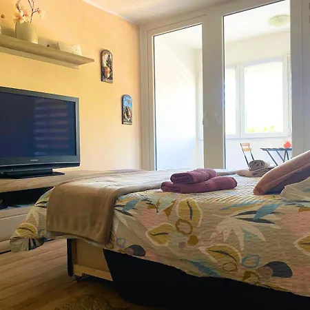 Apartment Balcony And Parking, 1min To Shop, Near *