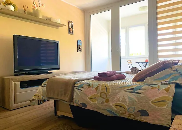Apartment Balcony And Parking, 1min To Shop, Near *